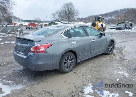2015 Nissan Altima 2.5 S из США, поврежденный, VIN 1N4AL3AP4FC489637